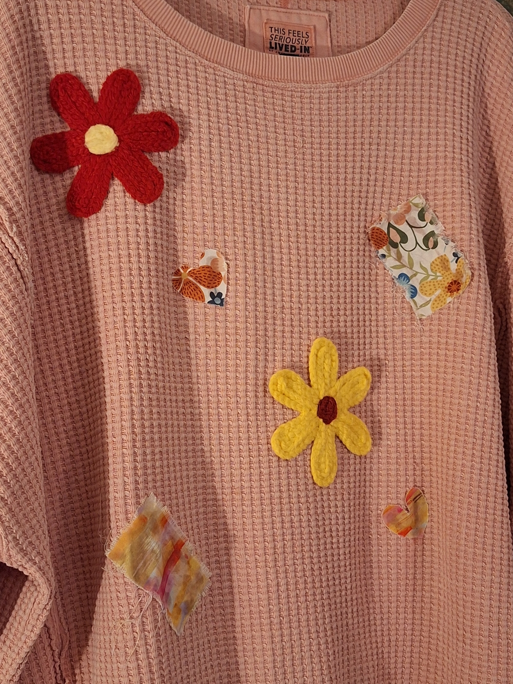 Reworked Patchwork Pink Waffle-Knit Sweatshirt with Floral Appliqués. Size XL - Picture 5 of 10
